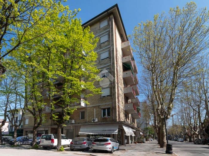 Appartamento trilocale in vendita in Viale Giovanni Pascoli, Porto Canale di Levante, Cesenatico