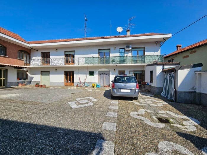 Casa con 6 locali in vendita in Via Nuova, Centro, Villareggia