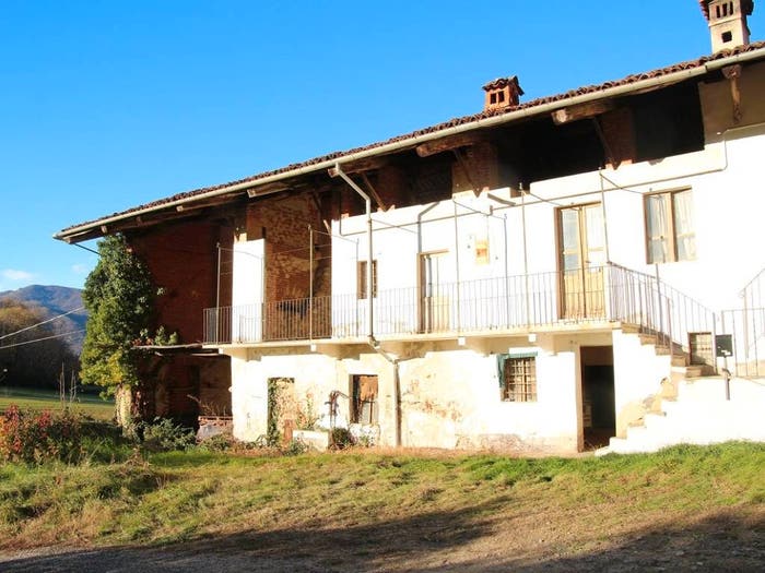 Casa con 6 locali in vendita in Borgata CroiaRossa, Giaveno