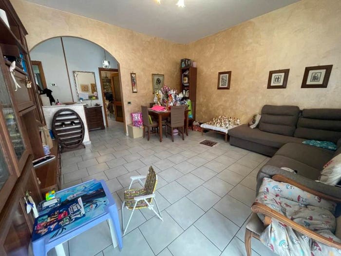 Appartamento quadrilocale in vendita in Via della Bassa, Marina di Carrara, Carrara