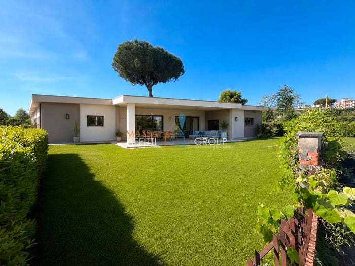 Casa con 5 locali in vendita in Via Venezia, Marina di Massa Centro, Massa