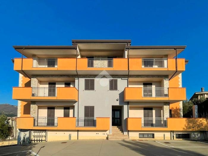 Appartamento quadrilocale in vendita in Via Fratelli Bandiera, Rovella, Zumpano