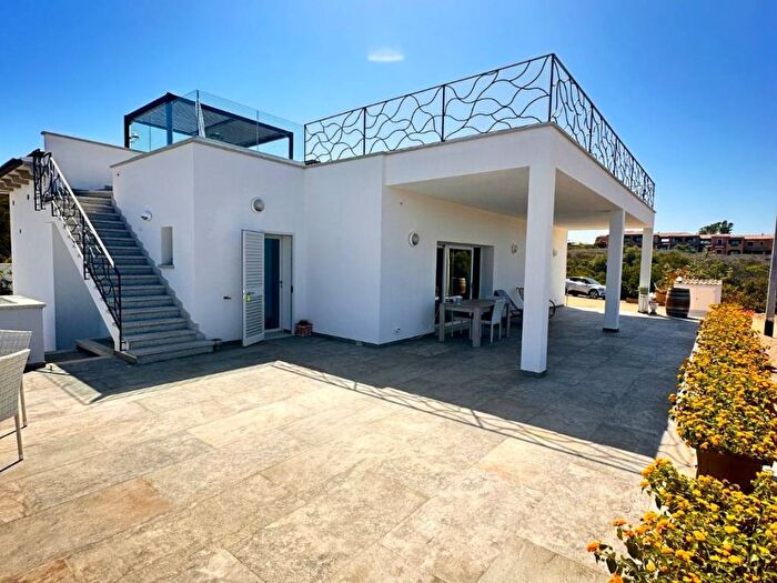 Casa con 6 locali in vendita in Via Guglielmo Marconi, Golfo Aranci