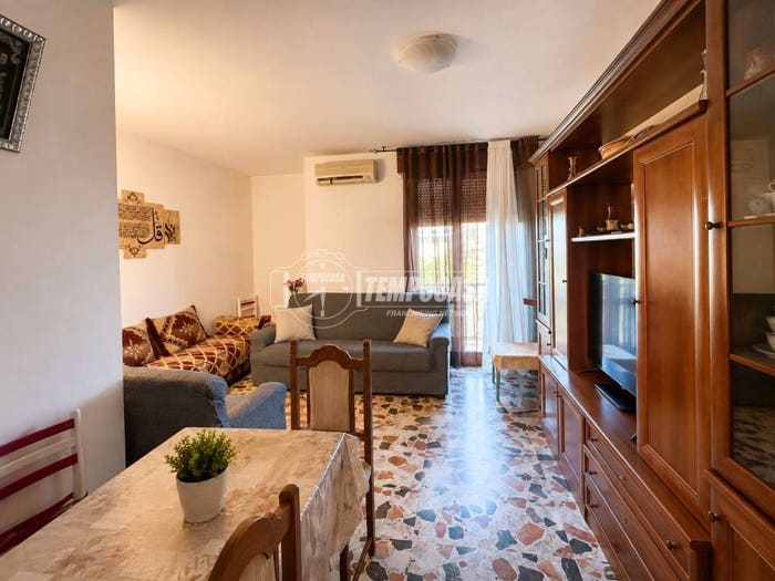 Appartamento trilocale in vendita in Via Achille Grandi, Centro, Mirandola