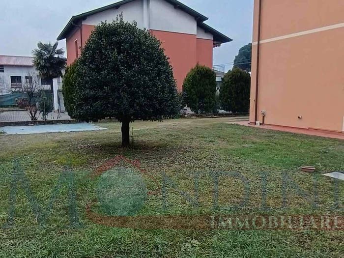 Casa con 6 locali in vendita in Cassano Magnago