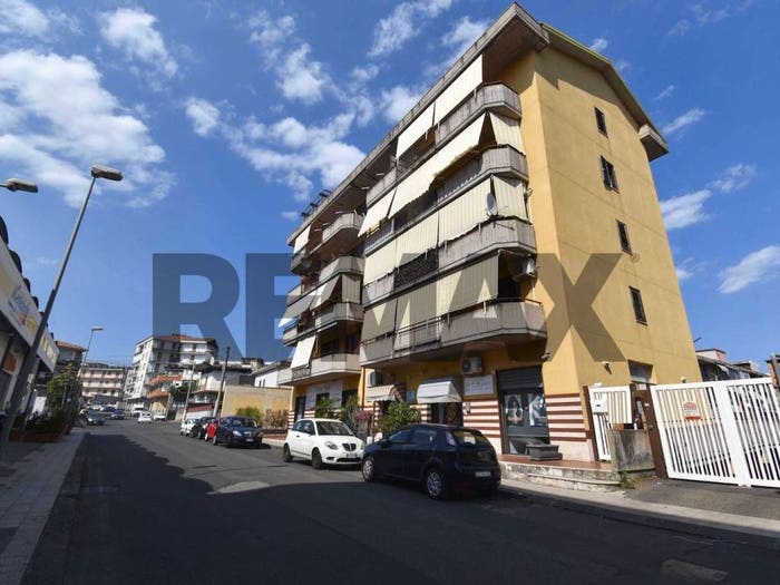 Appartamento con 6 locali in vendita in Via Mandorle, San Giovanni Tupparello, Acireale