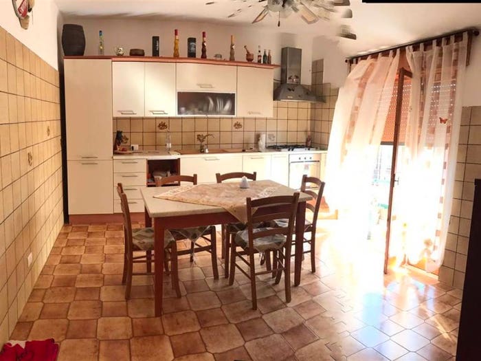 Appartamento con 6 locali in vendita in via dei gelsomini, Centro, Pachino