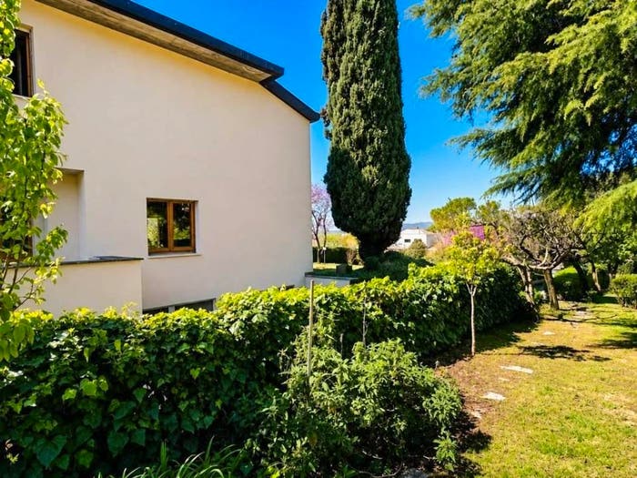 Casa con 6 locali in vendita in VIA SASSOVIVO, Vescia Belfiore Scanzano, Foligno