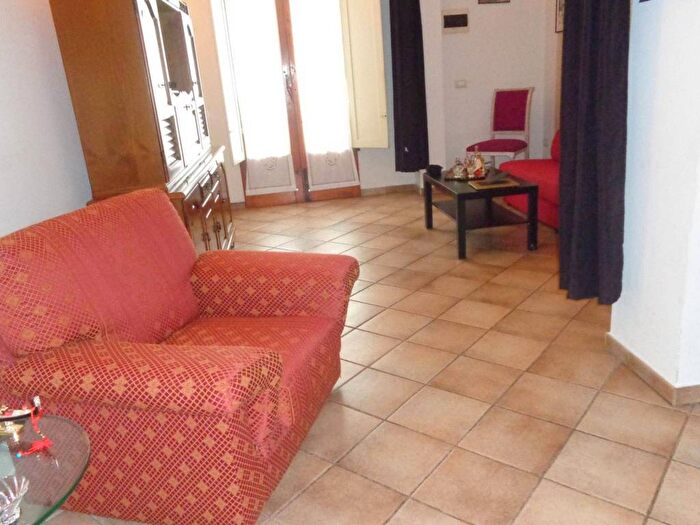 Appartamento trilocale in vendita in Via Aprile, Iolo, Prato