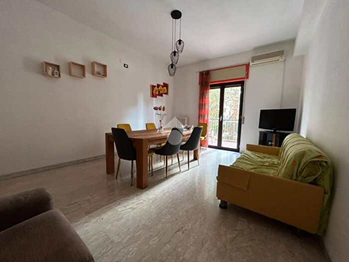 Appartamento quadrilocale in vendita in Via Panebianco, Panebianco Tribunale, Cosenza