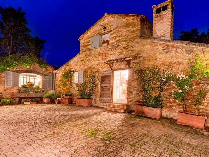 Casa con 6 locali in vendita in Via Montesicuro, Montesicuro, Ancona