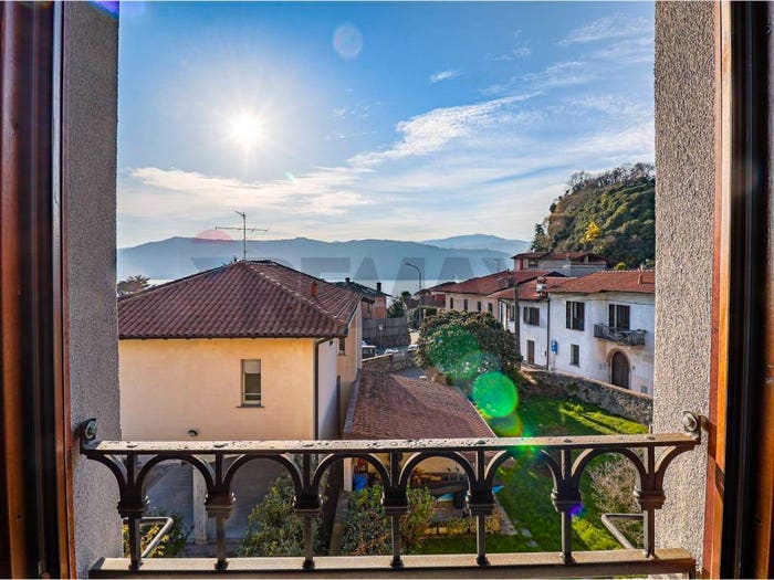 Appartamento con 6 locali in vendita in Via San Carlo, Centro, Leggiuno