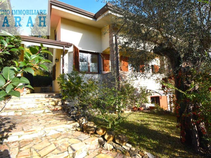 Casa con 5 locali in vendita in Via Di Chiavarino, Pian del Quercione Montramito, Massarosa
