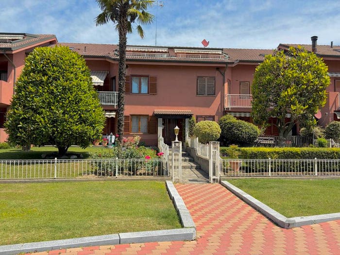 Casa quadrilocale in vendita in Via Sergio Seglie, Centro, Castelnuovo Don Bosco