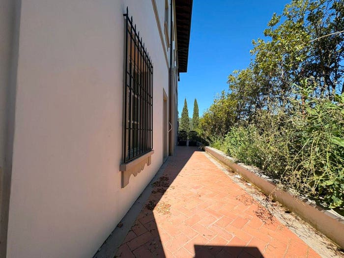 Appartamento con 6 locali in vendita in Coverciano, Firenze