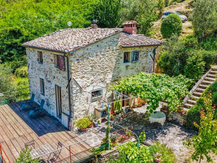 Casa con 6 locali in vendita in Via San Martino, Calci