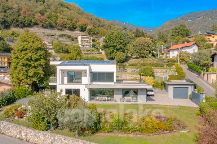 Casa con 6 locali in vendita in Via Regina, Cernobbio
