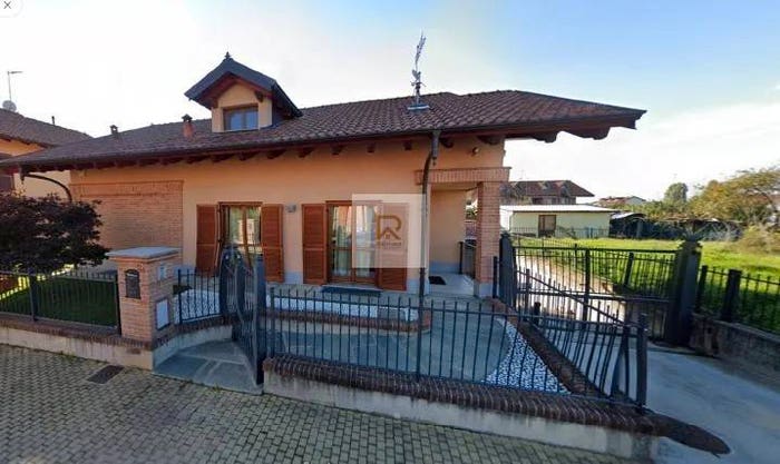 Casa con 6 locali in vendita in Via Casale, Castelrosso Torassi, Chivasso
