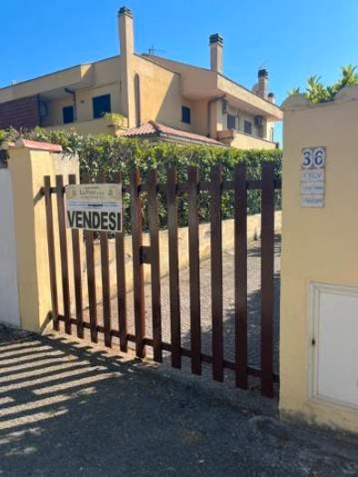 Appartamento trilocale in vendita in Via Sette Camini, Montalto Marina, Montalto di Castro
