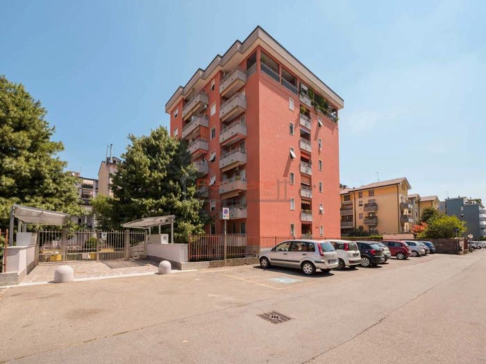 Appartamento trilocale in vendita in via dante, Centro, Pero
