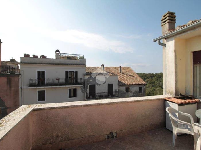 Appartamento trilocale in vendita in Piazzale Matteo Balsi, Tessennano