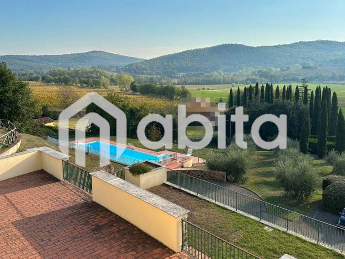 Appartamento con 5 locali in vendita in Via Val d'Ambra, Bucine