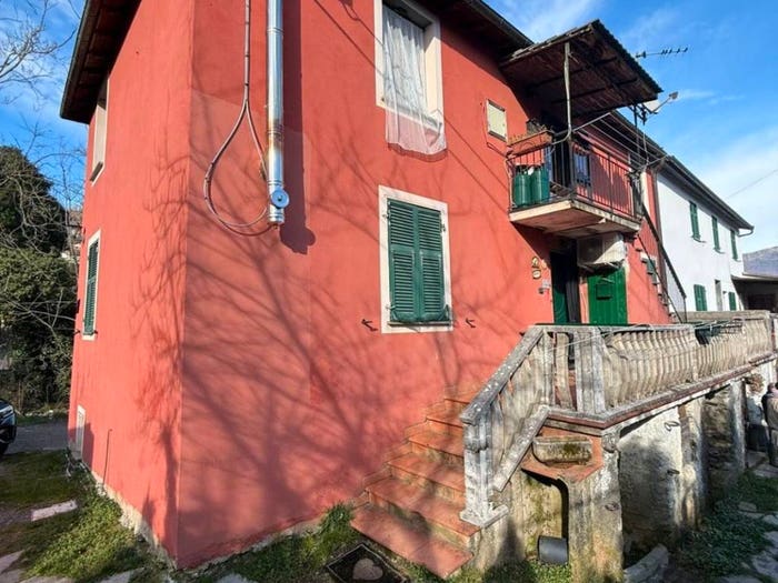 Casa trilocale in vendita in Frazione Piane, Piane, Lumarzo