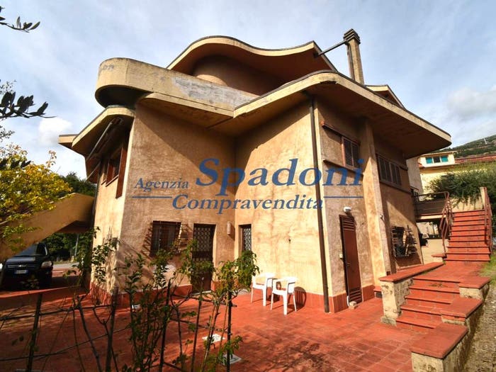 Casa con 6 locali in vendita in Via Paolo Casciani, Centro, Monsummano Terme