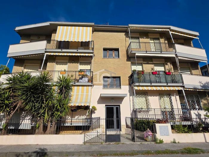 Appartamento con 5 locali in vendita in via cinelli, Antignano Banditella, Livorno