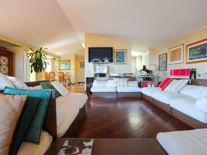 Casa con 6 locali in vendita in PIAZZA MALVEZZI, Centro Storico, Desenzano del Garda