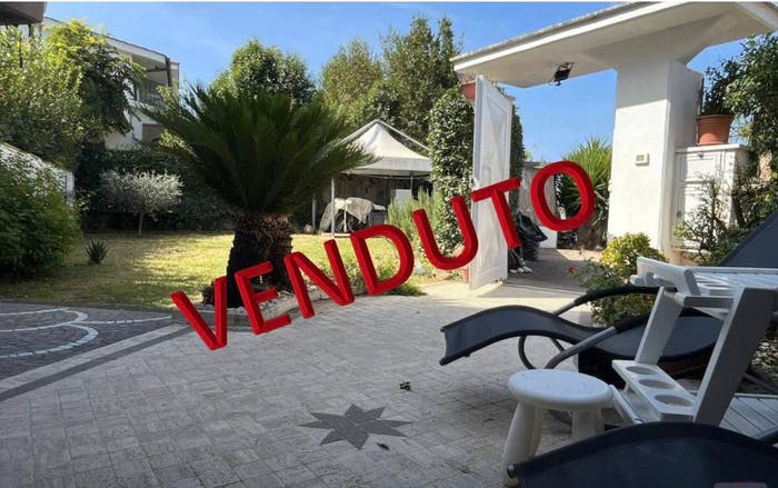 Appartamento trilocale in vendita in Via Ortona, Fregene, Fiumicino