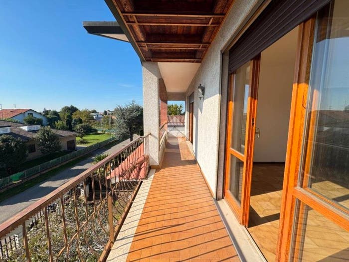 Casa quadrilocale in vendita in Via Po, Saronno