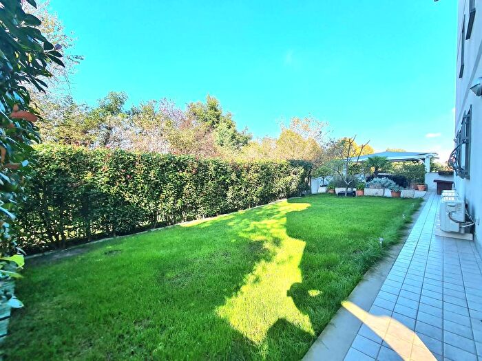 Appartamento trilocale in vendita in Via per Canegrate, Parco Castello, Legnano