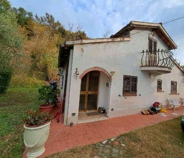 Casa con 6 locali in vendita in Montecastello Treggiaia I Fabbri, Pontedera