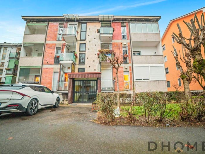 Appartamento quadrilocale in vendita in Via Val Lagarina Milano MI Italia, Roserio, Milano