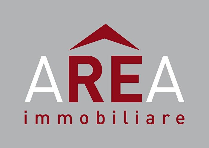 Casa quadrilocale in vendita in Viale Febbraio, Centro Storico, Pesaro
