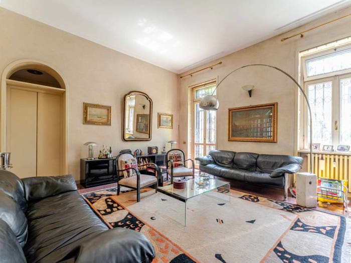 Appartamento con 6 locali in vendita in Via Serviliano Lattuada, Porta Romana Medaglie d'Oro, Milano
