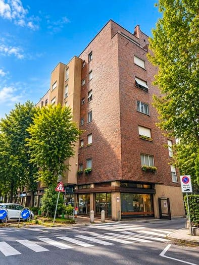 Appartamento quadrilocale in vendita in Via Fratelli Rosselli, Centro, Cesano Boscone