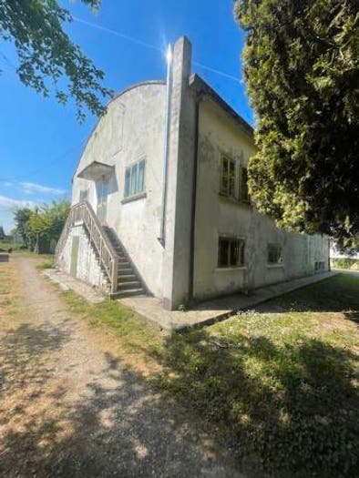Casa con 5 locali in vendita in Via Virgiliana, Lezzine, Bondeno