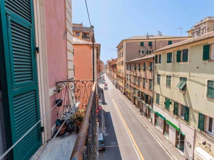 Appartamento con 6 locali in vendita in Via Canevari, Marassi, Genova