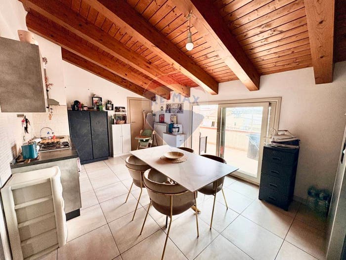 Casa con 6 locali in vendita in Via Mazzini, Mazzarrone