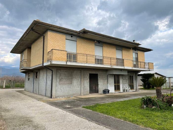 Casa con 6 locali in vendita in Str Piscinara Destra, Latina Scalo, Latina