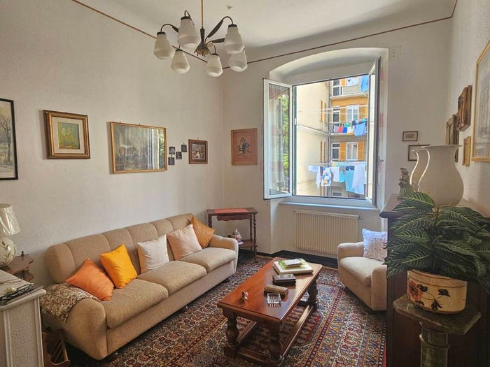 Appartamento trilocale in vendita in Via Federico Alizeri, Dinegro, Genova