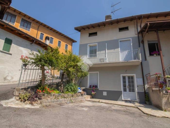 Casa trilocale in vendita in Via Carfio, Centro, Agnosine