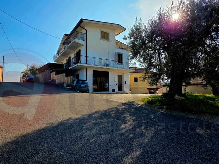 Casa con 6 locali in vendita in Via Colle Martino, Colle Campano Scrima, Boville Ernica
