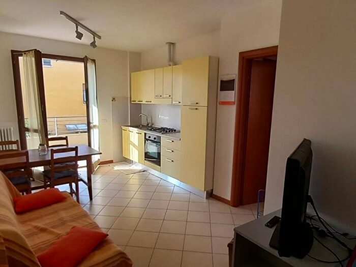 Appartamento trilocale in vendita in Area Residenziale Zona Metaurilia Caminate, Caminate, Fano