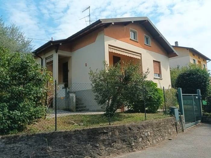 Casa quadrilocale in vendita in Via Guido Bertini, Barasso