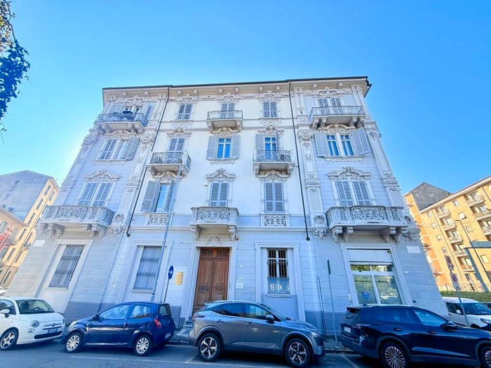 Appartamento con 6 locali in vendita in Piazza Gabriele D'Annunzio, Pista, Alessandria