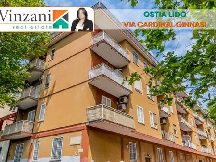Appartamento trilocale in vendita in Viale Cardinal Ginnasi, Ostia Levante, Roma