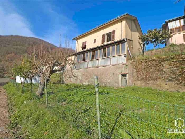 Casa con 6 locali in vendita in via foce di castevoli, Mulazzo